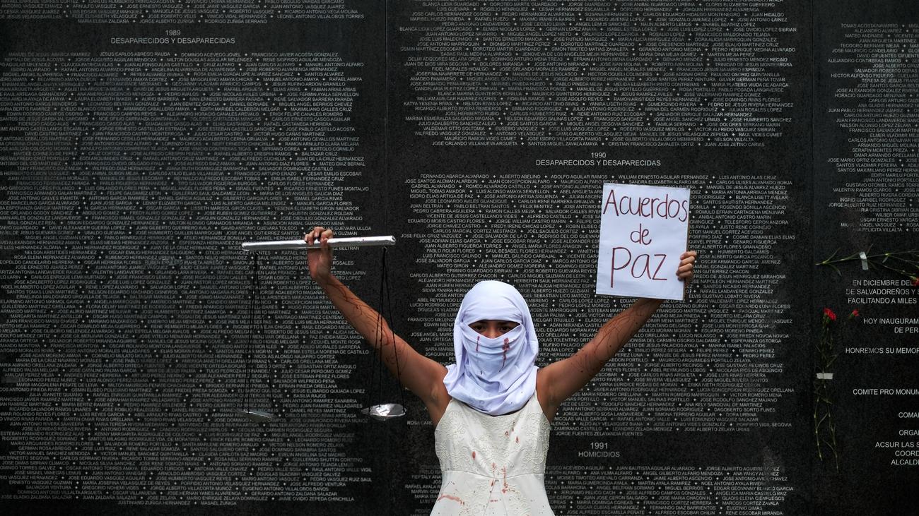 Chris Blattman über Krieg und Frieden: “Ein Präsident mit sehr viel Macht erhöht immer das Kriegsrisiko”